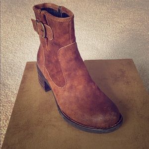 Born Gunn in Tobacco Distressed NWOT